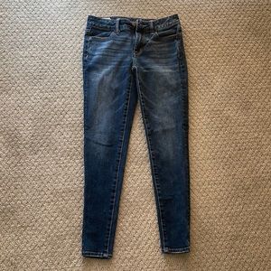 AMERICAN EAGLE NEXT LEVEL STRETCH JEANS (LIKE NEW)